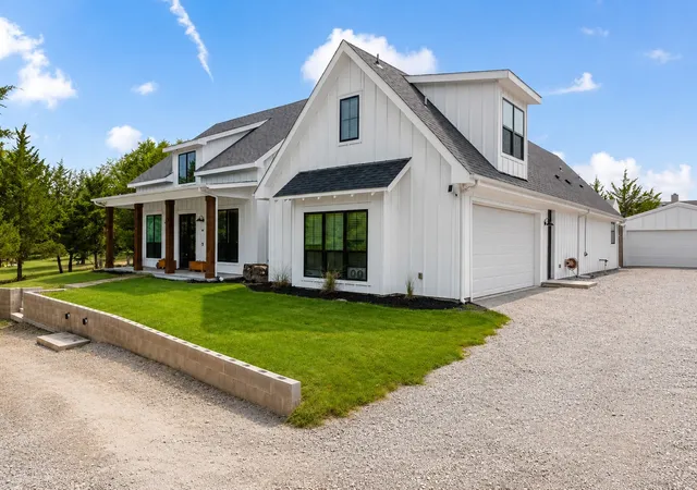 Photo 2 of Single family home for sale at 303 Cates Rd, Van Alstyne, TX 75495 | MLS# 21332741 | Listing updated on 2026-07-27