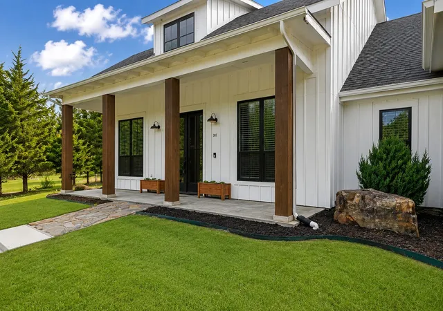 Photo 3 of Single family home for sale at 303 Cates Rd, Van Alstyne, TX 75495 | MLS# 21332741 | Listing updated on 2026-07-27
