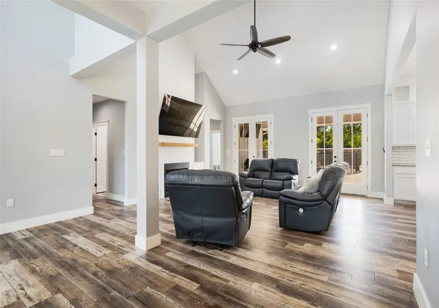 Photo 4 of Single family home for sale at 303 Cates Rd, Van Alstyne, TX 75495 | MLS# 21332741 | Listing updated on 2026-07-27