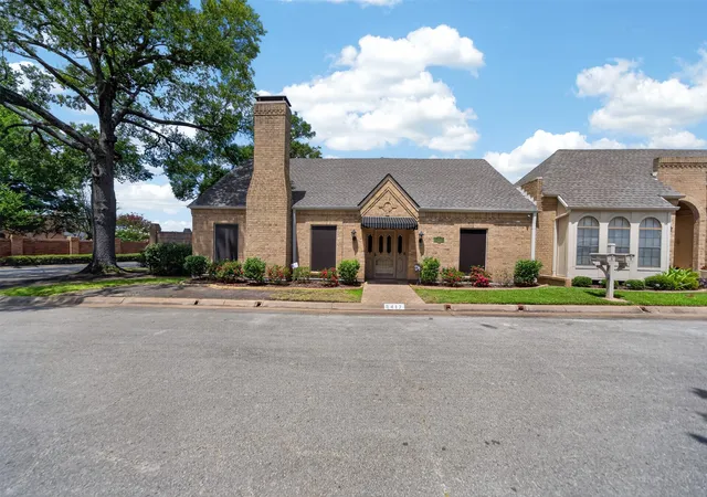 Photo 3 of Single family home for sale at 5417 Carmel Ct, Tyler, TX 75703 | MLS# 21333304 | Listing updated on 2026-07-17
