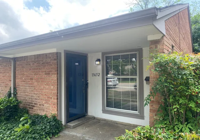 Photo 3 of Townhouse for sale at 13652 Flagstone Ln, Dallas, TX 75240 | MLS# 21333307 | Listing updated on 2026-07-17