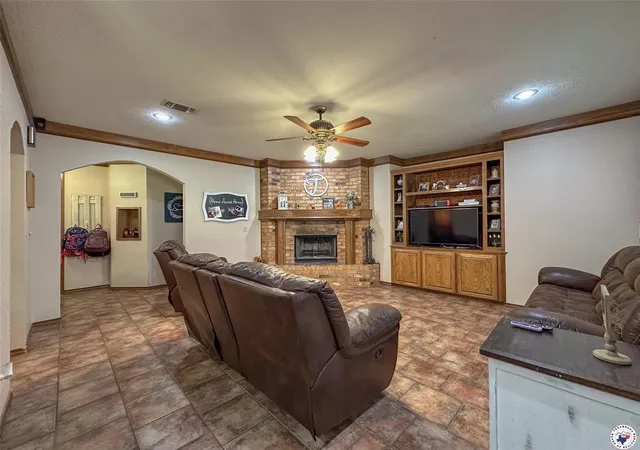 Photo 3 of Single family home for sale at 1408 N Fm 2148, Texarkana, TX 75501 | MLS# 21333318 | Listing updated on 2026-09-04