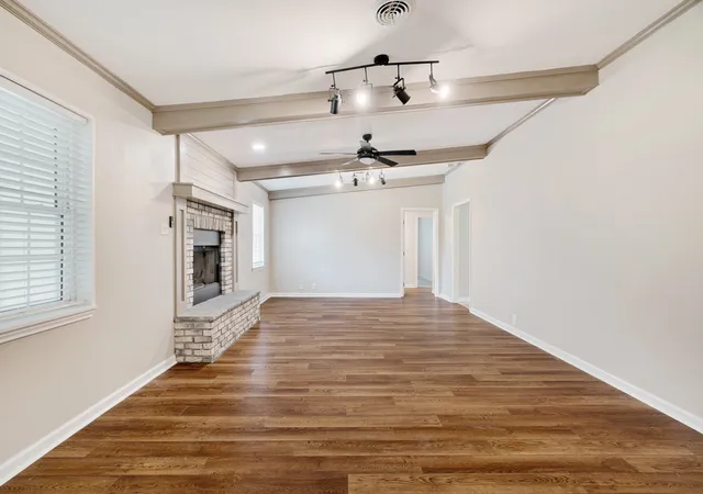 Homes for sale in Paris, TX | 2705 Hubbard St, Paris, TX 75460 | MLS# 21331970