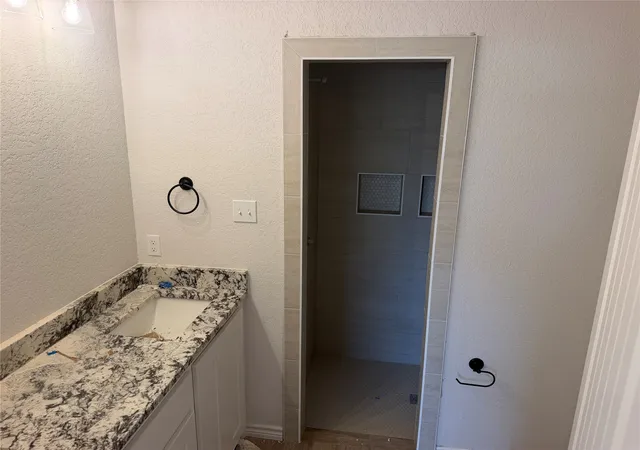 Photo 3 of Single family home for sale at 333 Myers Dr, Springtown, TX 76082 | MLS# 21333337 | Listing updated on 2026-07-20