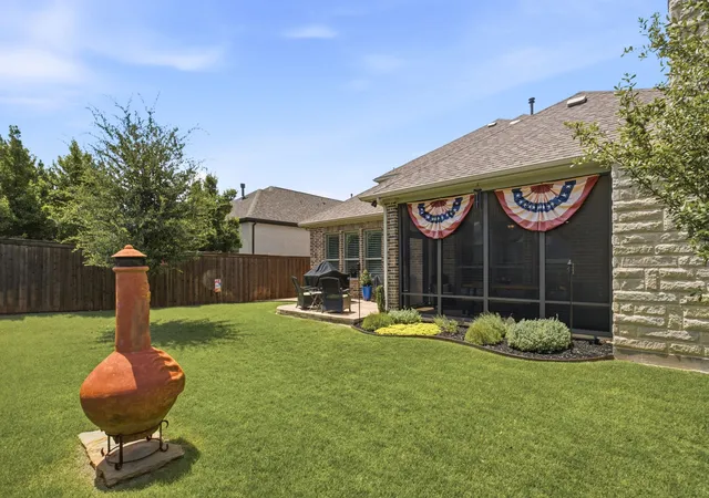 Photo 3 of Single family home for sale at 861 Manchester Ave, Prosper, TX 75078 | MLS# 21332461 | Listing updated on 2026-10-06