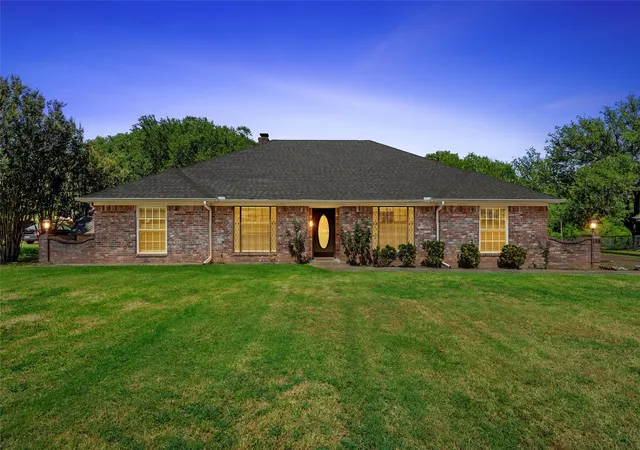 Photo 1 of Single family home for sale at 108 Spring Creek St, Waco, TX 76705 | MLS# 21330605 | Listing updated on 2026-09-16