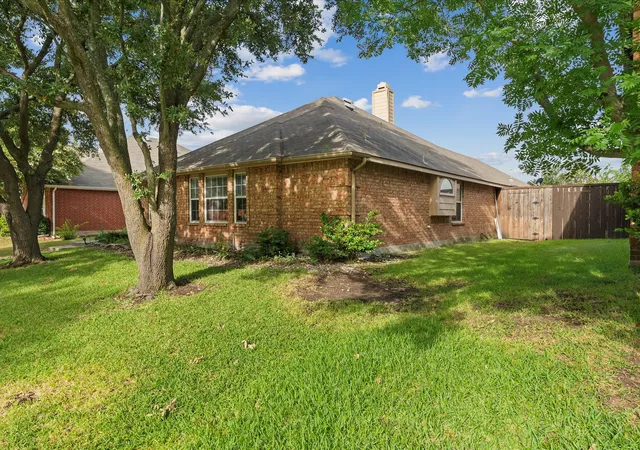 Photo 3 of Single family home for sale at 4601 Carlton Dr, Garland, TX 75043 | MLS# 21332737 | Listing updated on 2026-09-30