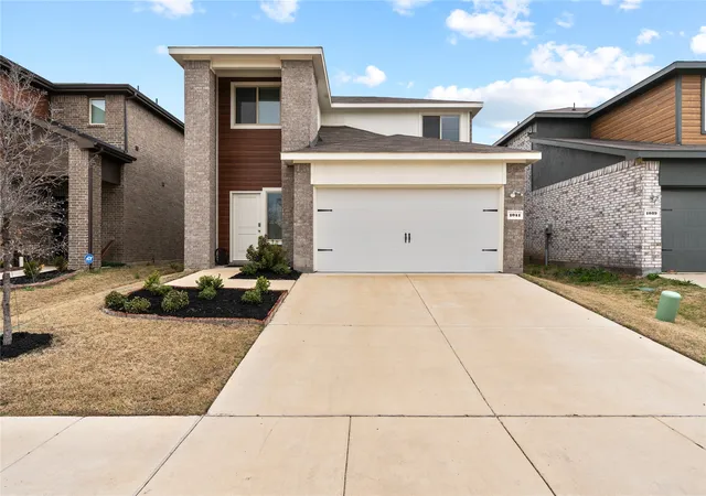 Photo 1 of Single family home for sale at 1041 Old Oaks Dr, Forney, TX 75126 | MLS# 21332283 | Listing updated on 2026-07-19