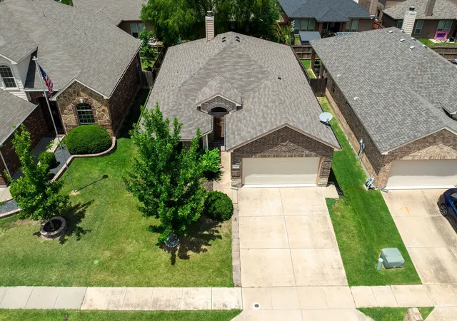 Photo 2 of Single family home for sale at 11156 Hawks Landing Rd, Haslet, TX 76052 | MLS# 21308126 | Listing updated on 2026-09-03