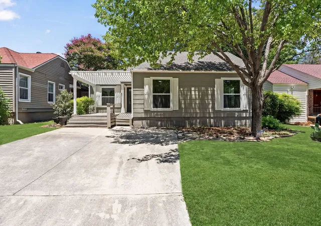 1st image of 4220 Donnelly Ave, Fort Worth, TX 76107 | MLS# 21333410