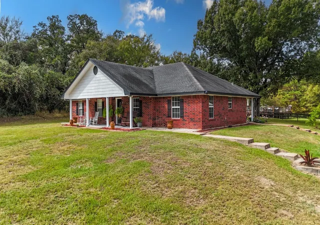 Photo 2 of Manufactured home for sale at 9759 Cr 316, Buffalo, TX 75831 | MLS# 21333435 | Listing updated on 2026-08-25