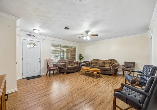Photo 2 of Single family home for sale at 2122 S Vernon Ave, Dallas, TX 75224 | MLS# 21329401 | Listing updated on 2026-09-01