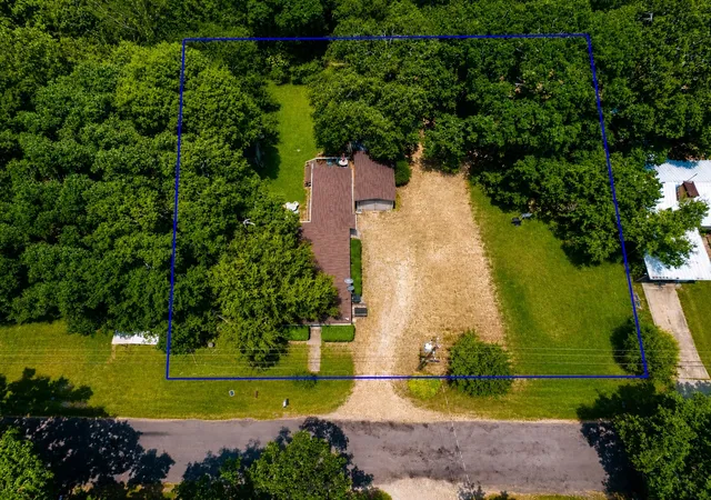 Photo 3 of Single family home for sale at 2070 County Road 3830, Quinlan, TX 75474 | MLS# 21333476 | Listing updated on 2026-08-03