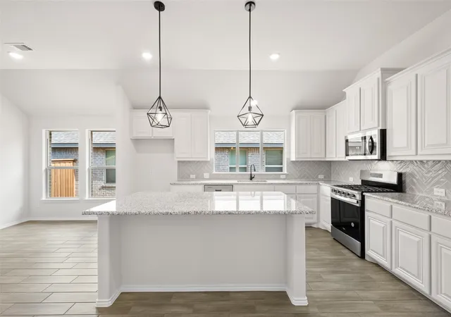 2nd image of 2825 Holstein Dr, Midlothian, TX 76065 | MLS# 21333474