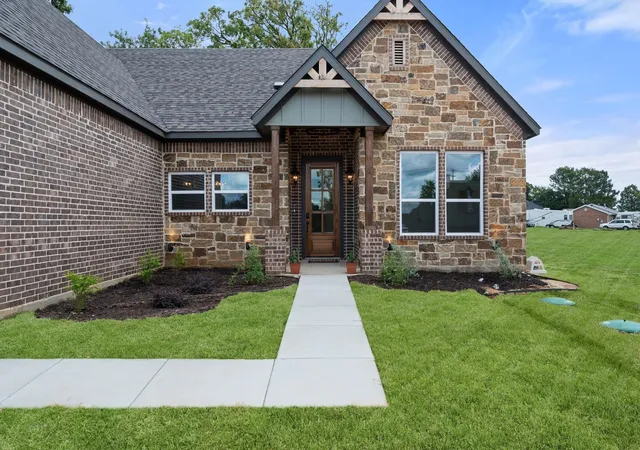 Photo 4 of Single family home for sale at 416 Stirrup Ranch Rd, Trinidad, TX 75163 | MLS# 21332313 | Listing updated on 2026-10-04