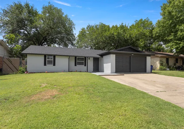 Photo 3 of Single family home for sale at 311 Arthur Dr, Kennedale, TX 76060 | MLS# 21332703 | Listing updated on 2026-08-31