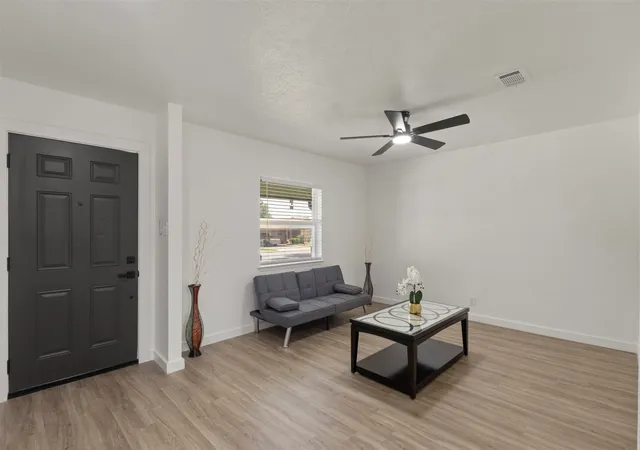 Photo 3 of Single family home for sale at 311 Arthur Dr, Kennedale, TX 76060 | MLS# 21332703 | Listing updated on 2026-08-31