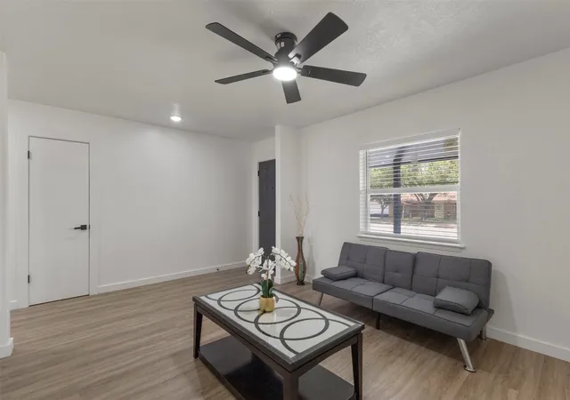Photo 4 of Single family home for sale at 311 Arthur Dr, Kennedale, TX 76060 | MLS# 21332703 | Listing updated on 2026-08-31