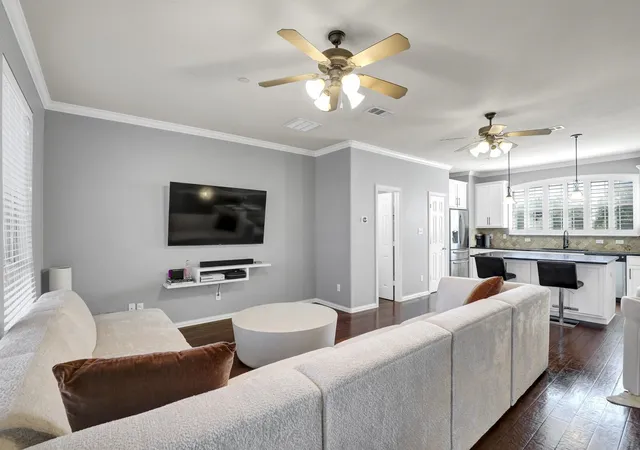 Listing Photo 4 - Condo for sale in building located at 2700 Clb Ridge Dr, Lewisville, TX 75067 - Unit #8