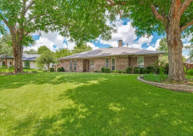 Photo 2 of Single family home for sale at 304 Forestcrest Ln, Coppell, TX 75019 | MLS# 21326965 | Listing updated on 2026-07-18