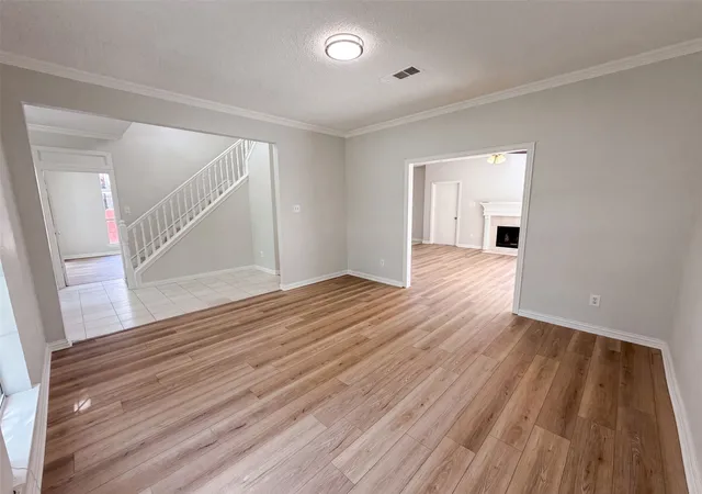 3rd image of 317 Riverwalk Ln, Irving, TX 75063 | MLS# 21333571