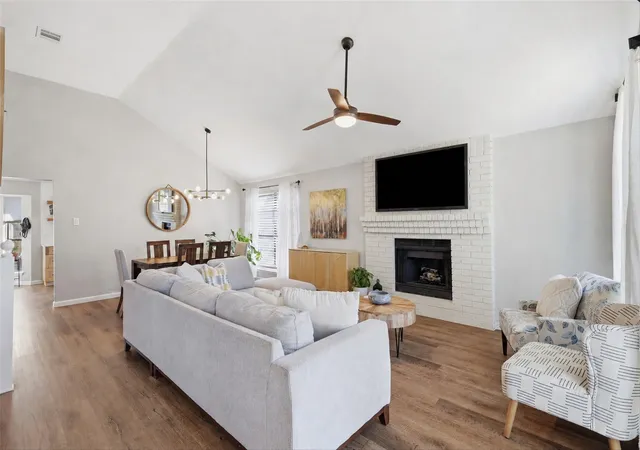 Photo 2 of Single family home for sale at 7606 Beverly Dr, Rowlett, TX 75089 | MLS# 21331605 | Listing updated on 2026-07-17