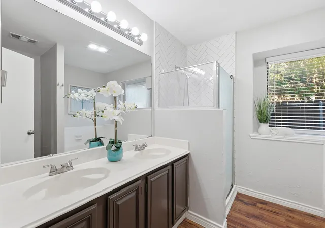 Photo 4 of Single family home for sale at 7606 Beverly Dr, Rowlett, TX 75089 | MLS# 21331605 | Listing updated on 2026-07-17