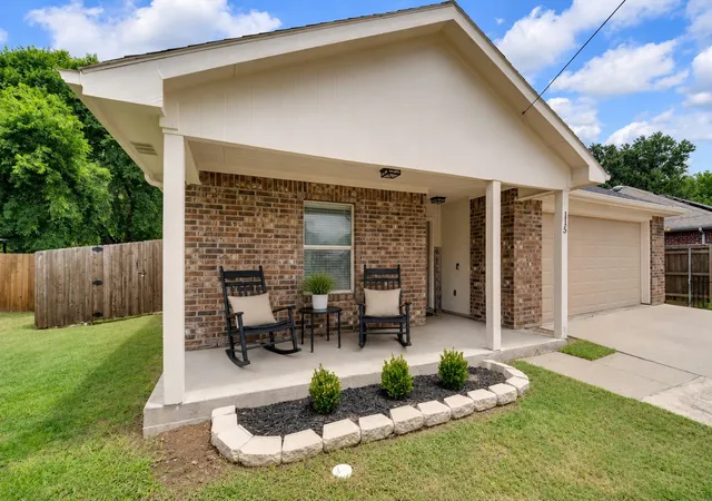 4th image of 115 E Cason St, Irving, TX 75061 | MLS# 21333653