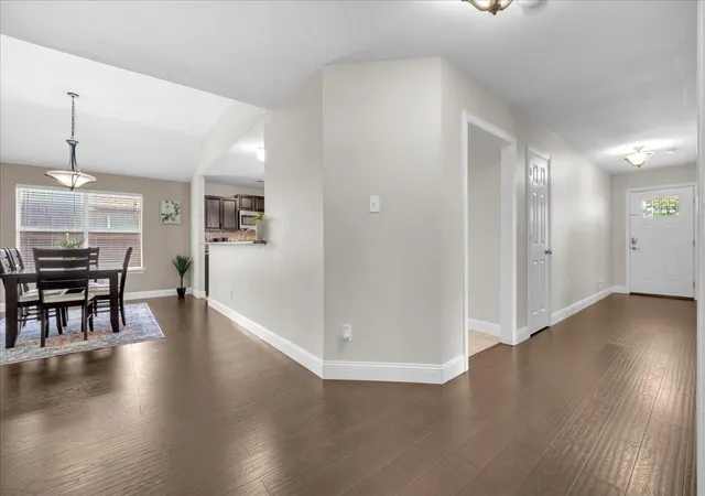 5th image of 115 E Cason St, Irving, TX 75061 | MLS# 21333653