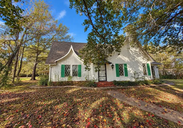 Single family home for sale at 100 Smith St, Naples, TX 75568 | MLS# 21333705