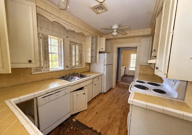 Photo 3 of Single family home for sale at 100 Smith St, Naples, TX 75568 | MLS# 21333705 | Listing updated on 2026-09-24