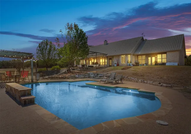 Photo 1 of Single family home for sale at 564 Sam Bass Rd, Mc Gregor, TX 76657 | MLS# 21333709 | Listing updated on 2026-07-17