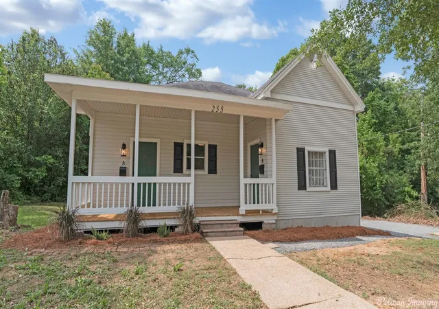 Photo 1 of Multi family home for sale at 255 E Olive St, Shreveport, LA 71104 | MLS# 21333729 | Listing updated on 2026-07-17