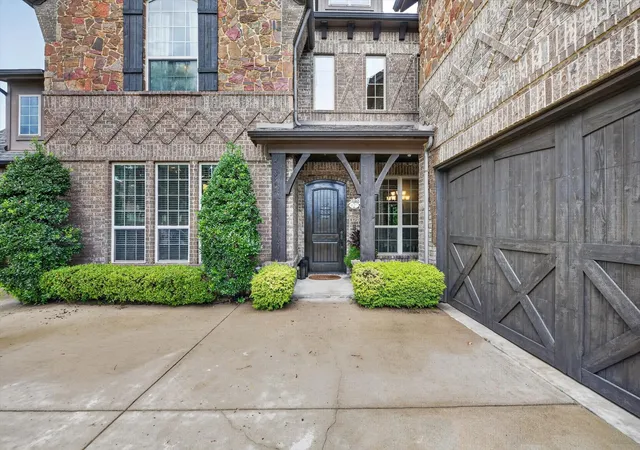 Photo 3 of Single family home for sale at 1200 Madera Dr, Burleson, TX 76028 | MLS# 21331330 | Listing updated on 2026-07-17