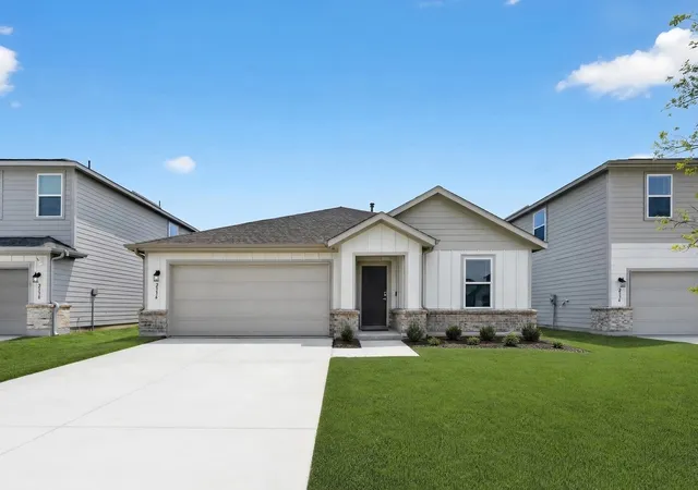 Photo 1 of Sale Pending at 2336 Buffalo Bayou Wy, Crandall, TX 75114 | MLS# 21318806 | Listing updated on 2026-09-02
