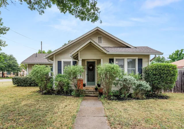 Photo 1 of Single family home for sale at 515 W 6th St, Mc Gregor, TX 76657 | MLS# 21333134 | Listing updated on 2026-08-24
