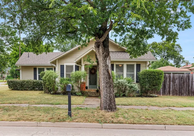Photo 2 of Single family home for sale at 515 W 6th St, Mc Gregor, TX 76657 | MLS# 21333134 | Listing updated on 2026-08-24