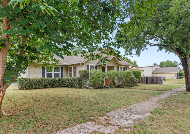 Photo 2 of Single family home for sale at 515 W 6Th St, Mc Gregor, TX 76657 | MLS# 21333134 | Listing updated on 2026-08-24