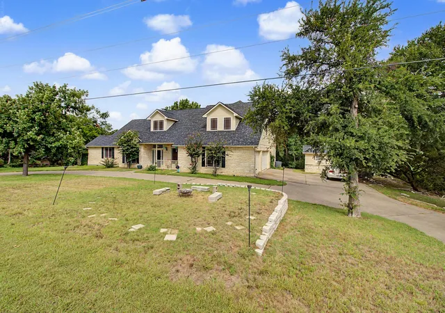 Photo 2 of Single family home for sale at 3558 S Nolan River Rd, Cleburne, TX 76033 | MLS# 21333764 | Listing updated on 2026-08-16