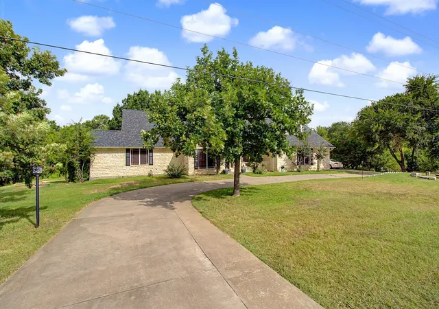 Photo 3 of Single family home for sale at 3558 S Nolan River Rd, Cleburne, TX 76033 | MLS# 21333764 | Listing updated on 2026-08-16