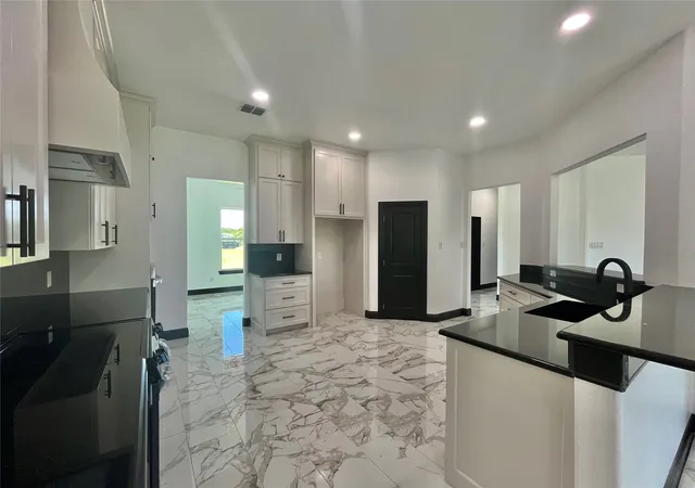 Photo 4 of Single family home for sale at 127 Valley Meadows Dr, Springtown, TX 76082 | MLS# 21332084 | Listing updated on 2026-07-17