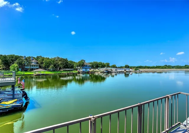 Photo 2 of Single family home for sale at 102 Mohawk Cvs, Gainesville, TX 76240 | MLS# 21332955 | Listing updated on 2026-07-17