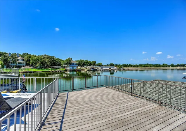 Photo 3 of Single family home for sale at 102 Mohawk Cvs, Gainesville, TX 76240 | MLS# 21332955 | Listing updated on 2026-07-17