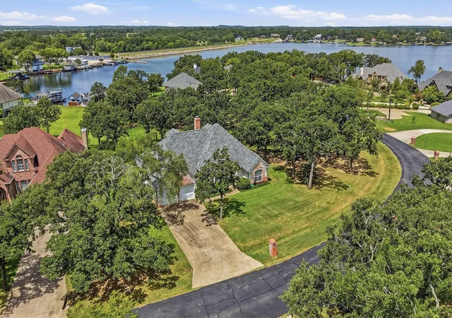 Photo 4 of Single family home for sale at 102 Mohawk Cvs, Gainesville, TX 76240 | MLS# 21332955 | Listing updated on 2026-07-17