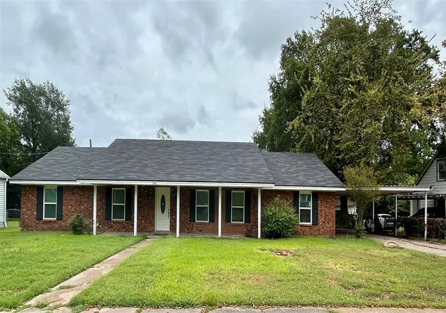 Photo 1 of Single family home for sale at 111 S Canton St, Mexia, TX 76667 | MLS# 21333775 | Listing updated on 2026-07-21