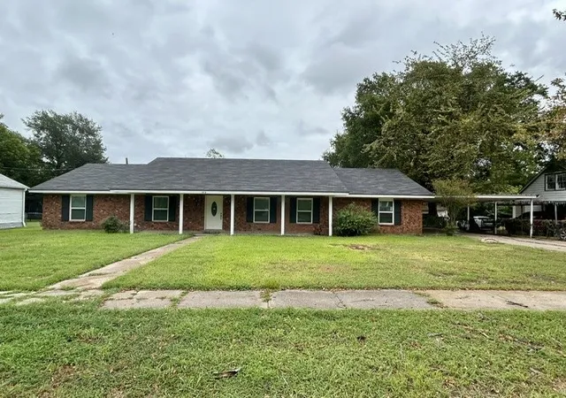 Photo 2 of Single family home for sale at 111 S Canton St, Mexia, TX 76667 | MLS# 21333775 | Listing updated on 2026-07-21