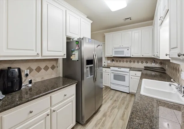 Photo 3 of Townhouse for sale at 363 Old Mill Creek Dr, Waco, TX 76712 | MLS# 21331128 | Listing updated on 2026-09-29