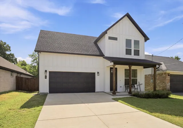 Photo 3 of Single family home for sale at 503 Bradshaw St, Terrell, TX 75160 | MLS# 21333831 | Listing updated on 2026-09-30