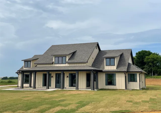 Photo 2 of Single family home for sale at 220 Dixie Estates Wy, Whitesboro, TX 76273 | MLS# 21333847 | Listing updated on 2026-09-18