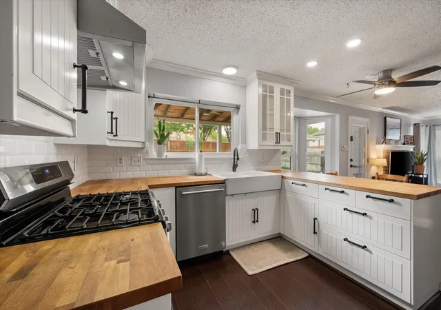 Photo 3 of Sale Pending at 7508 Los Padres Trl, Fort Worth, TX 76137 | MLS# 21330077 | Listing updated on 2026-08-22